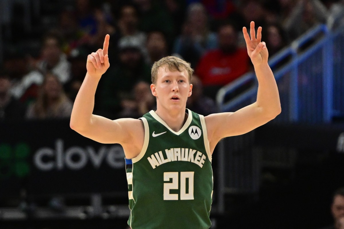 Milwaukee Bucks guard AJ Green (20) reacts after scoring a basket in the fourth quarter against the Los Angeles Clippers 